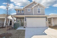 Building Photo - 916 Tulip Trl