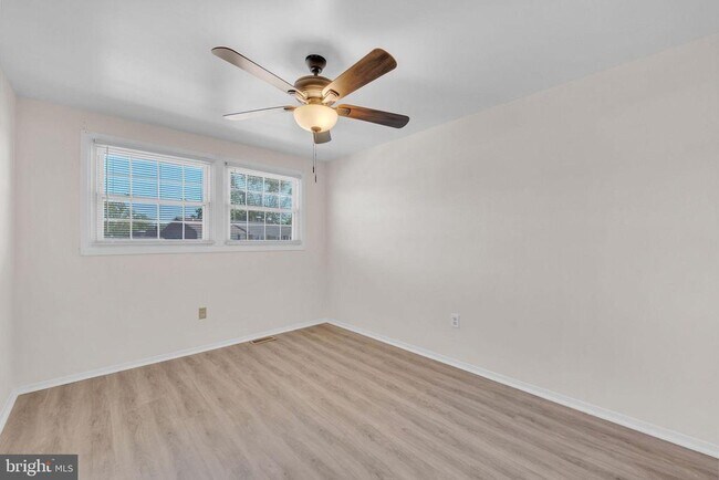 Building Photo - 40 Rittenhouse Dr