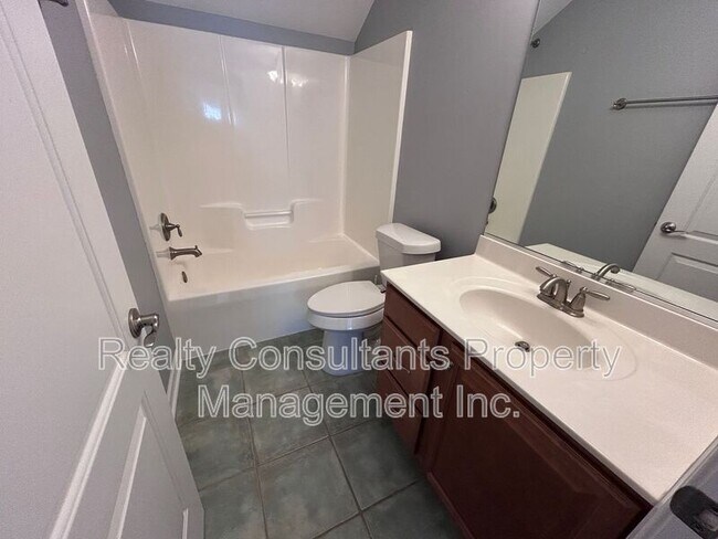 Building Photo - 4540 Pebble Lake Dr