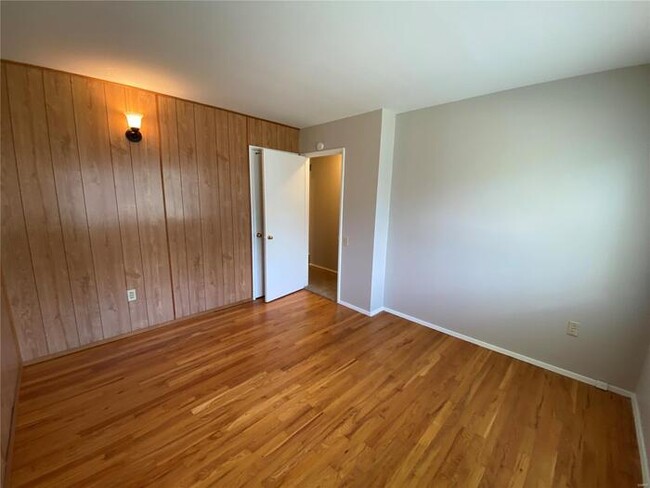 Building Photo - Fantastic 4bd/2ba home! Let yourself in!