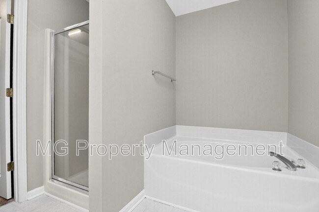 Building Photo - 16223 Circlegreen Dr