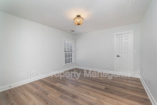 Building Photo - 4321 Esherwood Ln