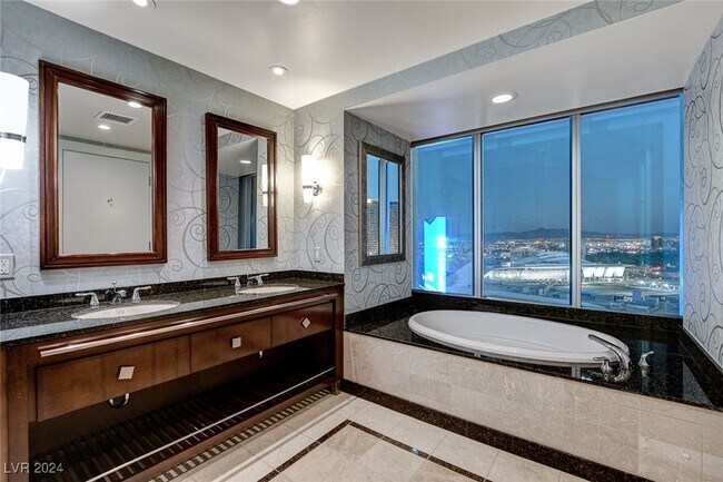 Building Photo - 2700 S Las Vegas Blvd