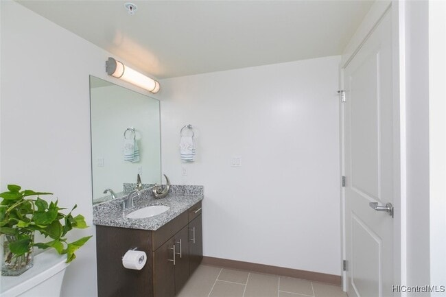 Building Photo - 988 Halekauwila St