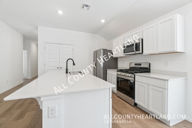 Building Photo - 3405 Little Creek Dr