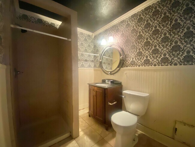 Building Photo - 2509 Knoxville Ave