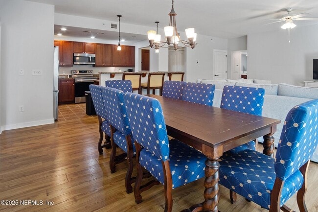 Building Photo - 945 Registry Blvd