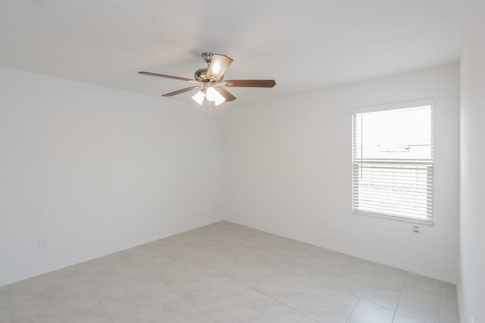 Building Photo - 1149 Crestview Dr