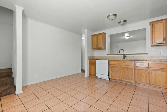 Building Photo - 6240 E 64th Pl