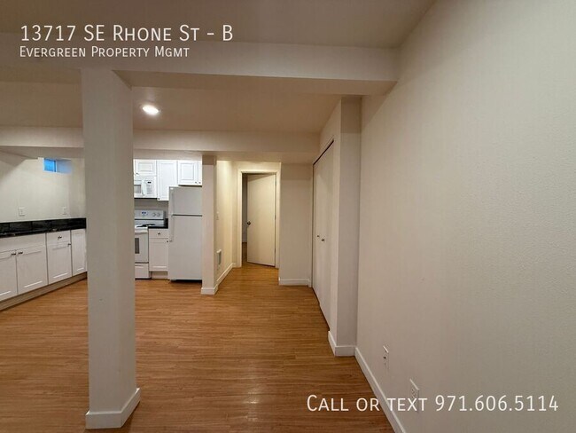 Building Photo - 13717 SE Rhone St