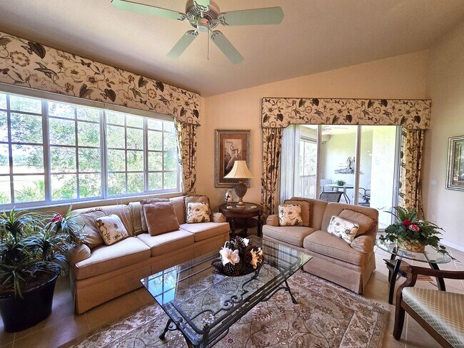 Building Photo - ** PELICAN LANDING ** 3 BED / 2 BATH - GARAGE - AMAZING AMENITIES - FURNISHED - ANNUAL RENTAL