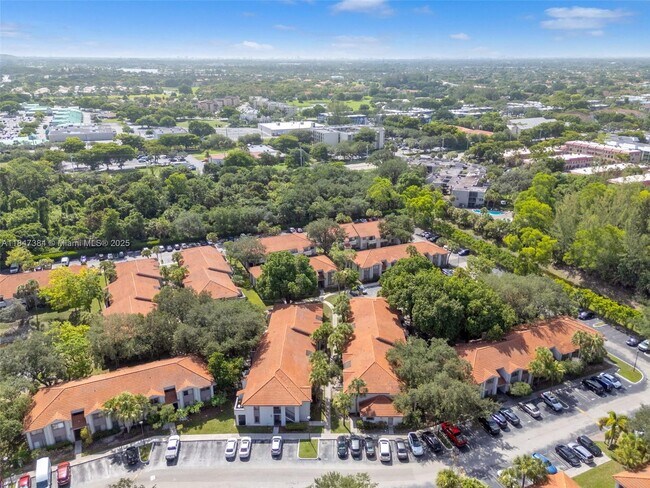 Building Photo - 3229 Coral Lake Dr