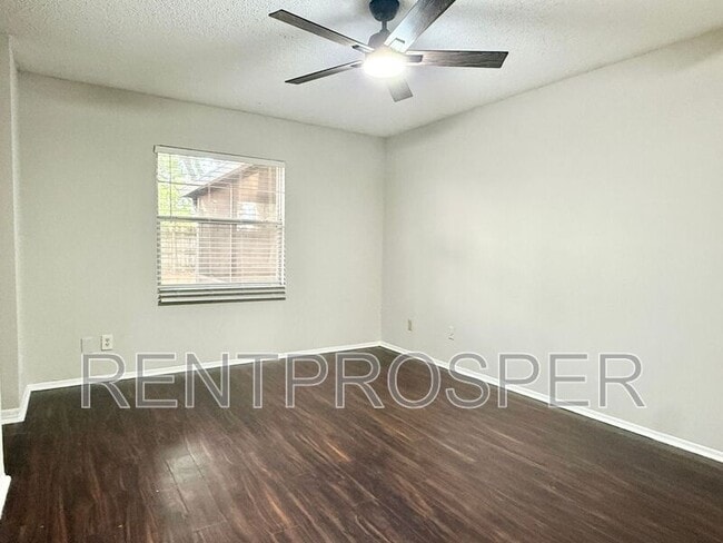 Building Photo - 2310 Pebble Ct