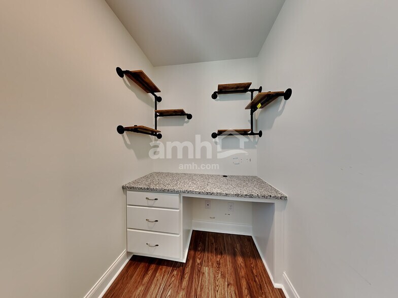 Building Photo - 314 Azore Way