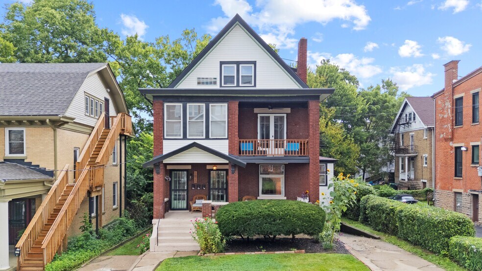 Building Photo - 1628 De Sales Ln