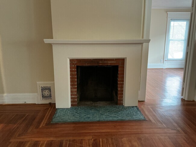 Building Photo - 30 Strathallen