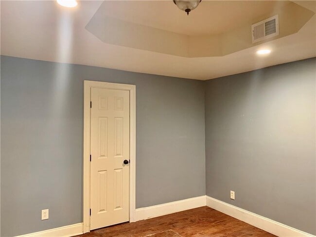 Building Photo - 720 Creek Wind Ct