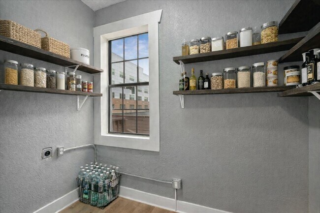 Building Photo - 156 N Tucker St