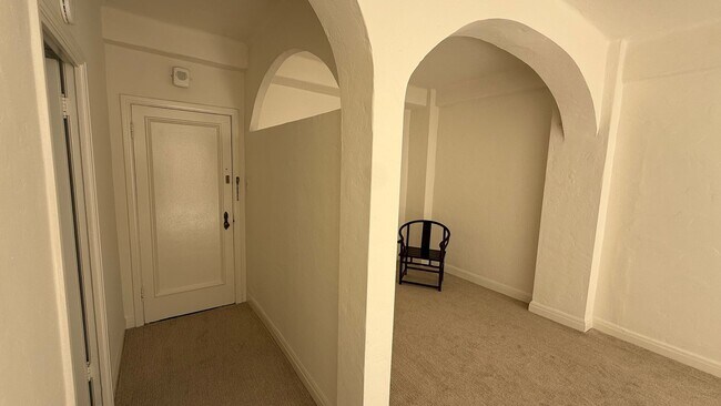 Building Photo - 631 O'Farrell St