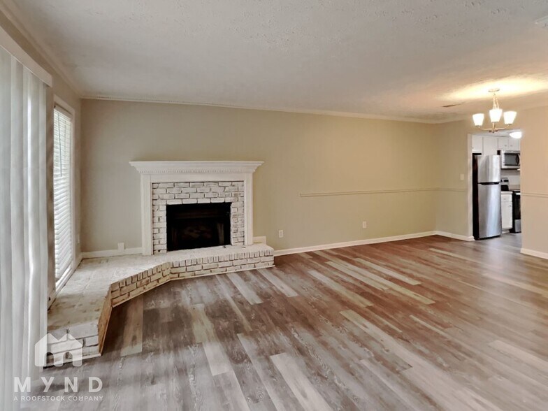 Primary Photo - 4395 Coopers Creek Dr SE