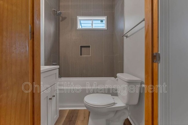 Building Photo - 2023 Sullivant Ave