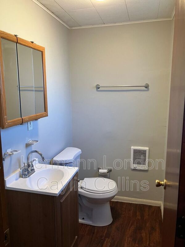 Building Photo - 6207 Tyndall Dr