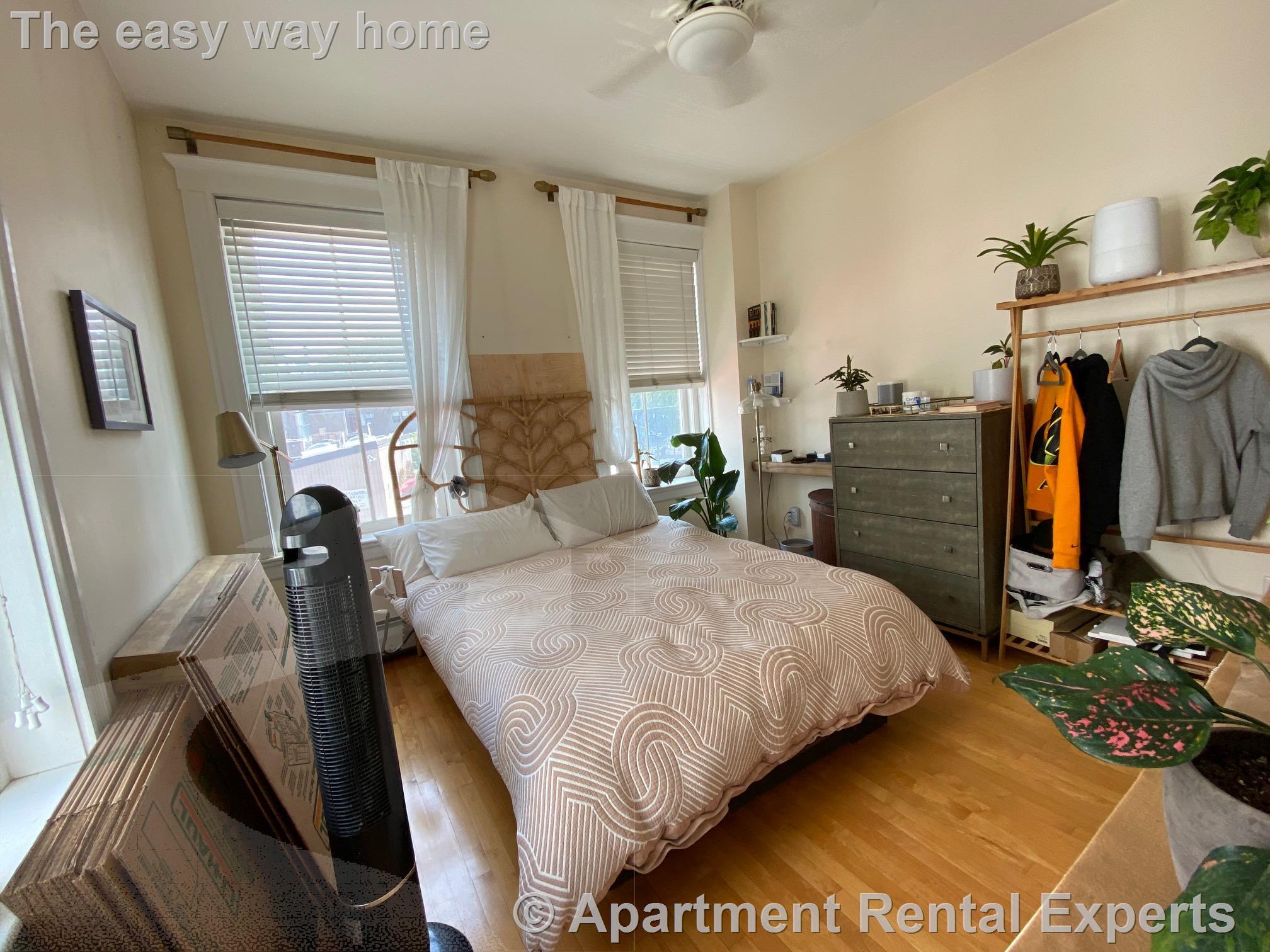 Building Photo - 2 Arlington St