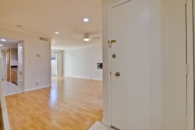 Building Photo - 2-Bed Cupertino Home with Private Yard, In-Unit Laundry, Pool and Clubhouse