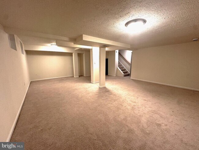 Building Photo - 9612 Whitecedar Ct