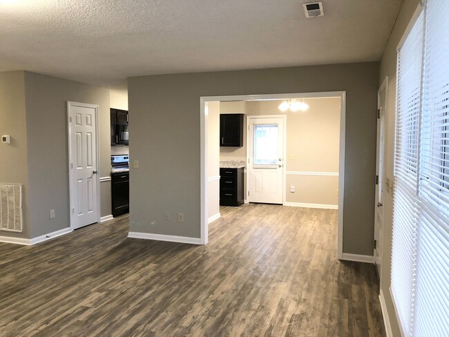 Building Photo - SW Updated Home. New Cabinets & Appliances...