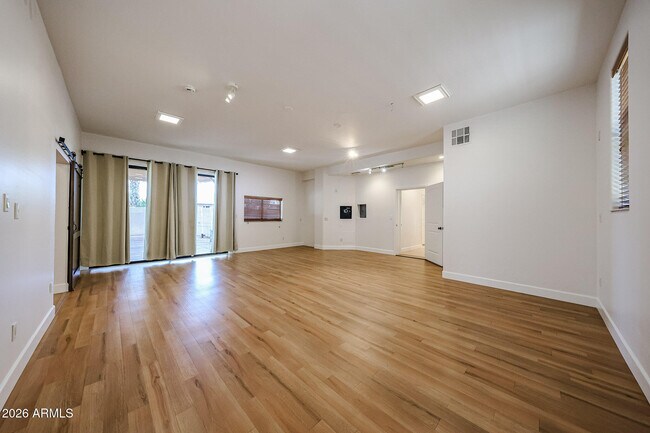 Building Photo - 6228 E Pershing Ave