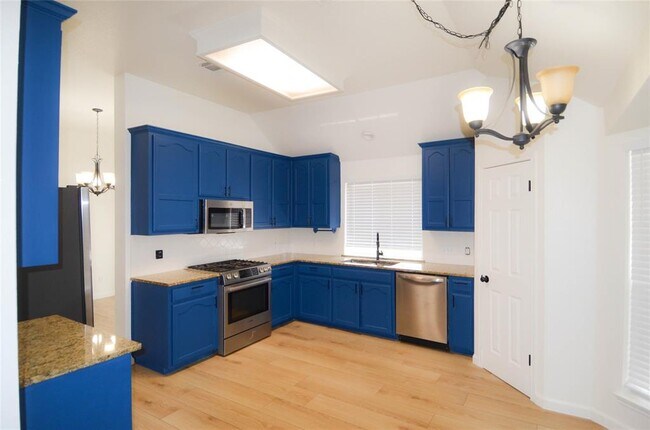 Building Photo - 506 Pleasant Valley Dr