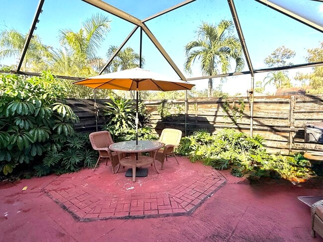 Building Photo - 1275 Periwinkle Pl