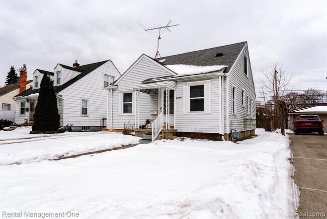 Building Photo - 3354 Monroe St