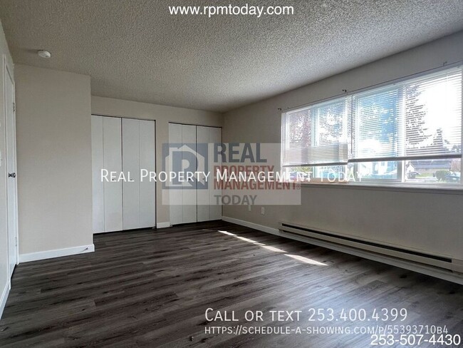 Building Photo - Remodeled 2 Bedroom With Garage!