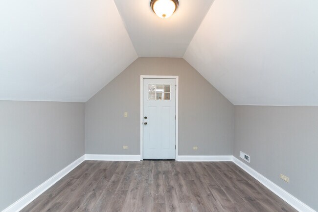 Building Photo - 2941 W 25th Pl