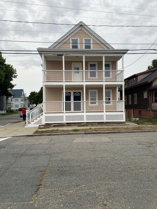 439 Bedford St 439 Bedford St New Bedford MA 02740 Apartment Finder