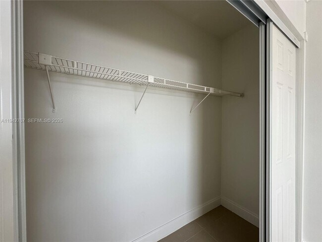 Building Photo - 1400 NE 56th St