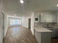 Building Photo - 1025 NE 78th St