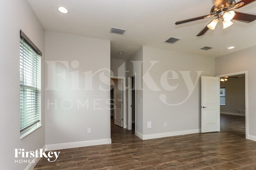 Building Photo - 6107 Colmar Pl