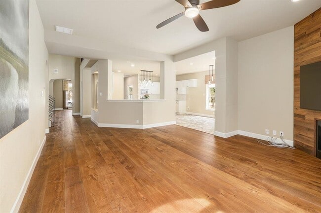 Building Photo - 8216 Fern Bluff Ave