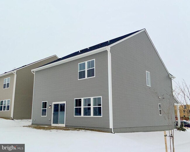 Building Photo - 430 SILVER BIRCH Dr