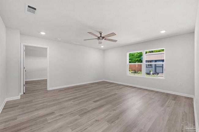 Building Photo - 5277 Peach Dr