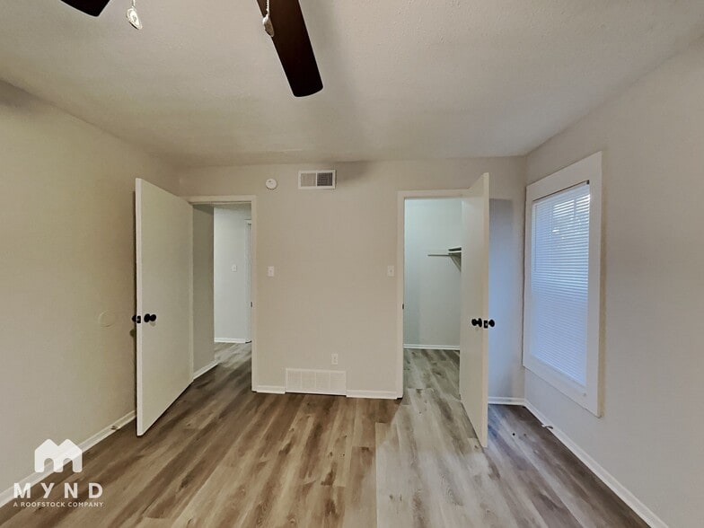 Building Photo - 3887 Brandy Ave