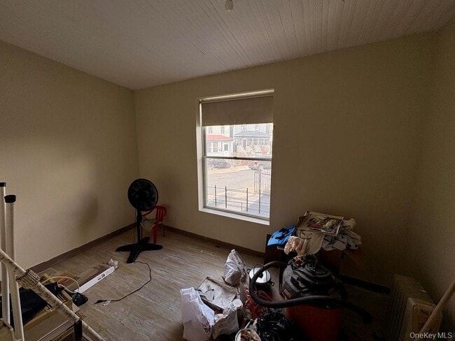 Building Photo - 106 McLean Ave