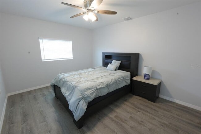 Building Photo - 1040 Charles St