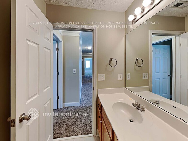 Building Photo - 707 Dellrose Trce