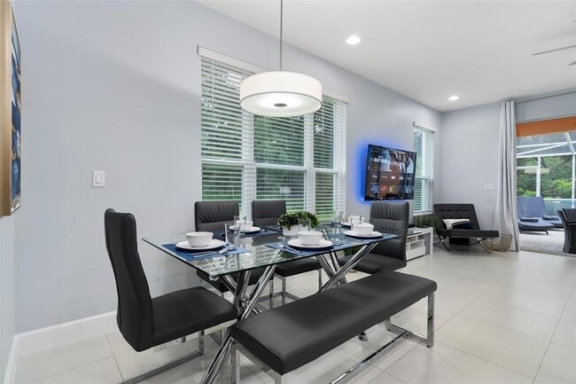 Building Photo - 1601 Tranquil Ave