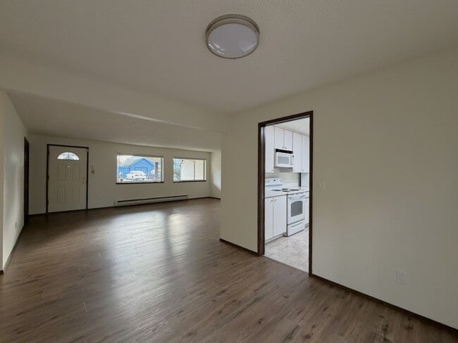 Building Photo - Olson -7721 &amp; 7723