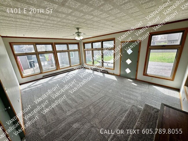 Building Photo - 4401 E 20th St